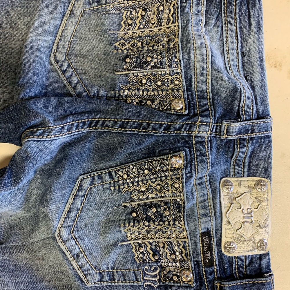 Size 27 Miss Me Jeans good condition!
